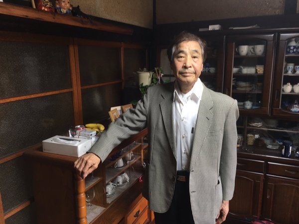 This is Mr. Hata. I met him last year while making a film about hospice care. He has throat cancer and is dying. https://t.co/C4oh9xG6Dl